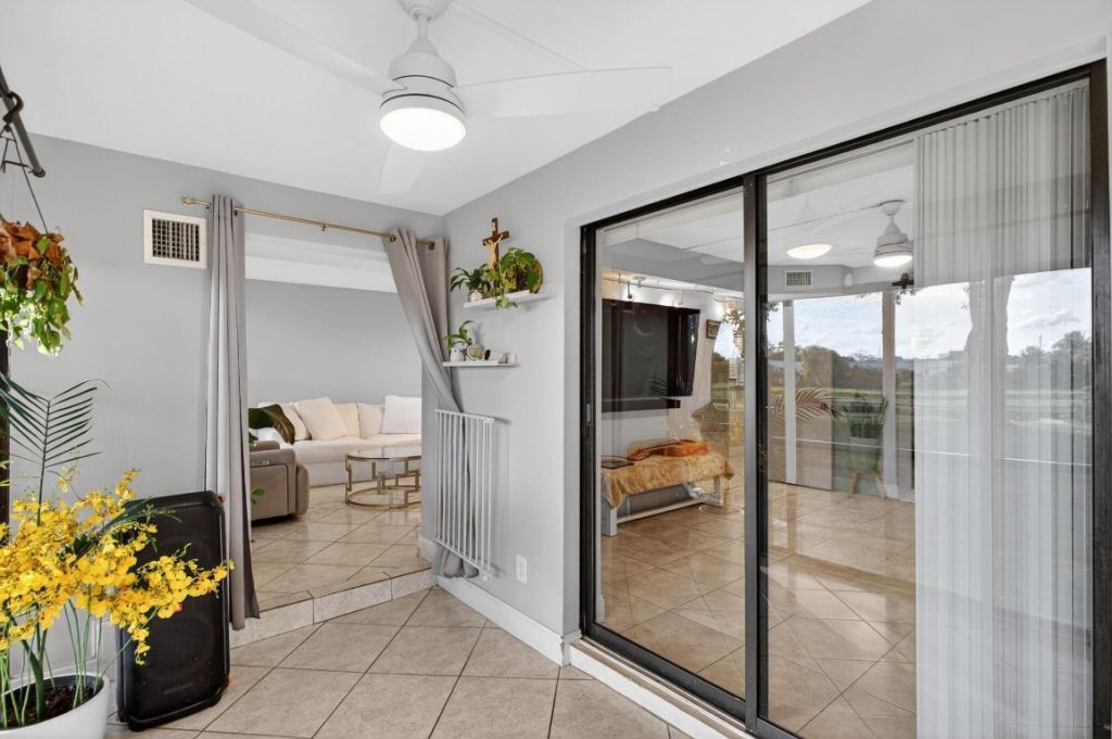 2314 S Cypress Bend Drive, Unit 114, Pompano Beach, FL 33069 Photo