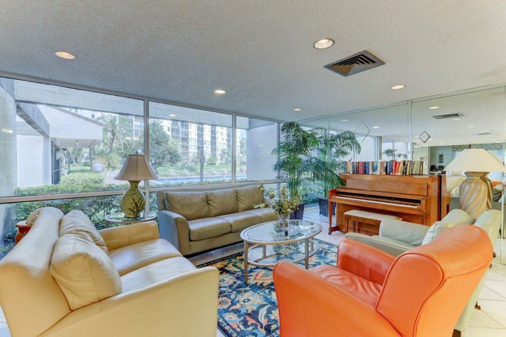 2314 S Cypress Bend Drive, Unit 114, Pompano Beach, FL 33069 Photo