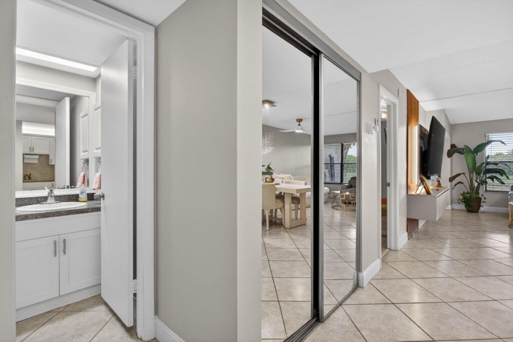 2314 S Cypress Bend Drive, Unit 114, Pompano Beach, FL 33069 Photo