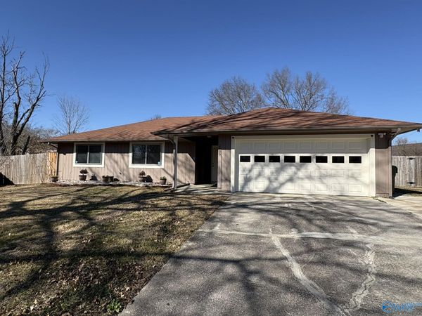 2009 E Tuliptree Drive, Huntsville, AL 35803