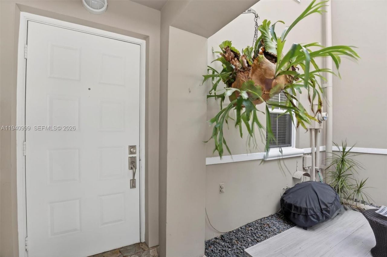 7110 SW 54th St, Miami, FL 33155 Photo