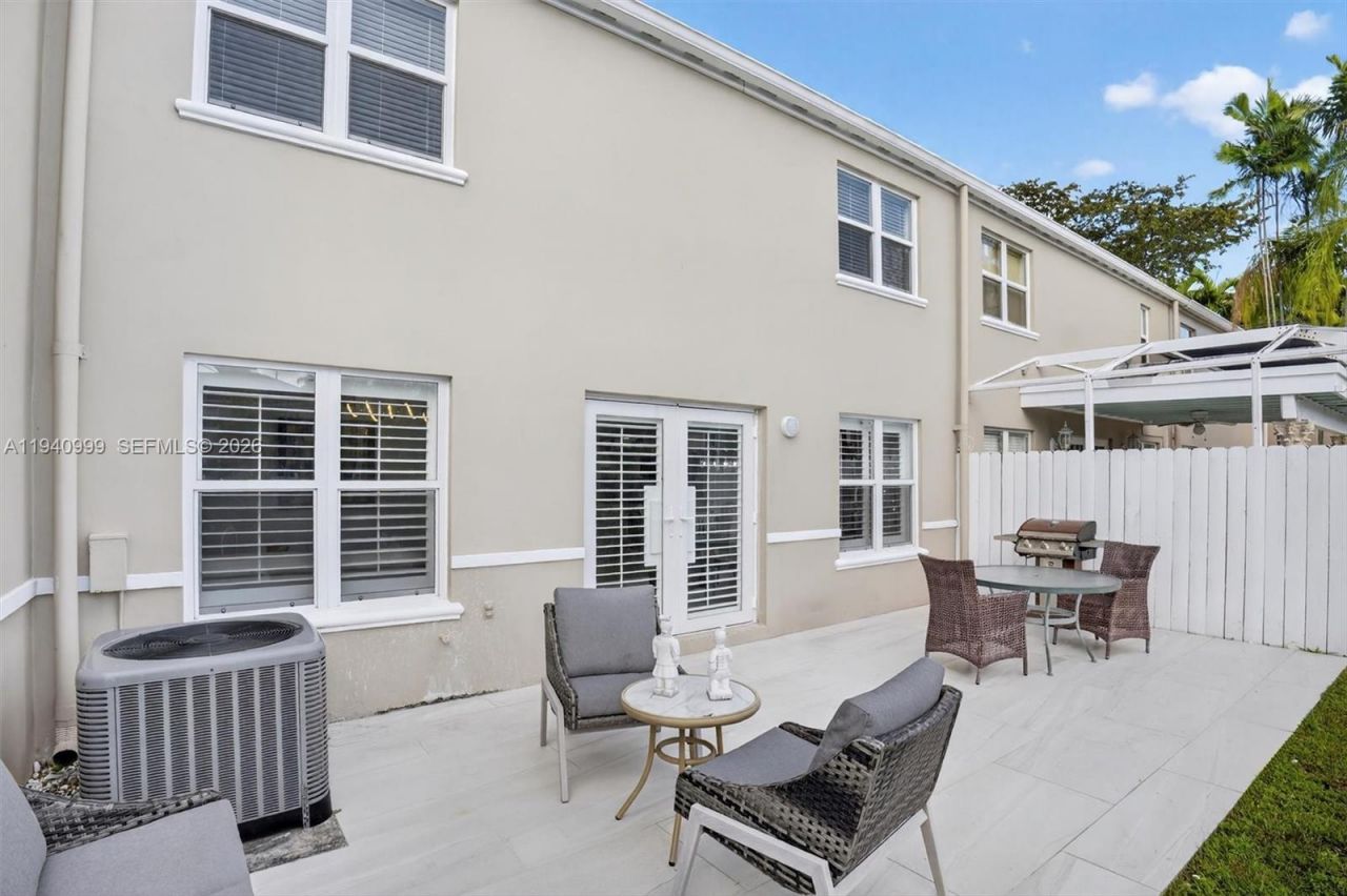 7110 SW 54th St, Miami, FL 33155 Photo