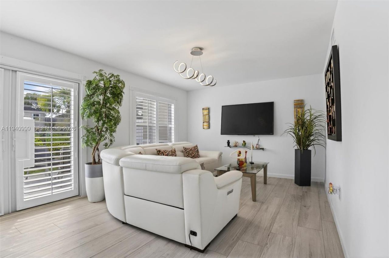 7110 SW 54th St, Miami, FL 33155 Photo