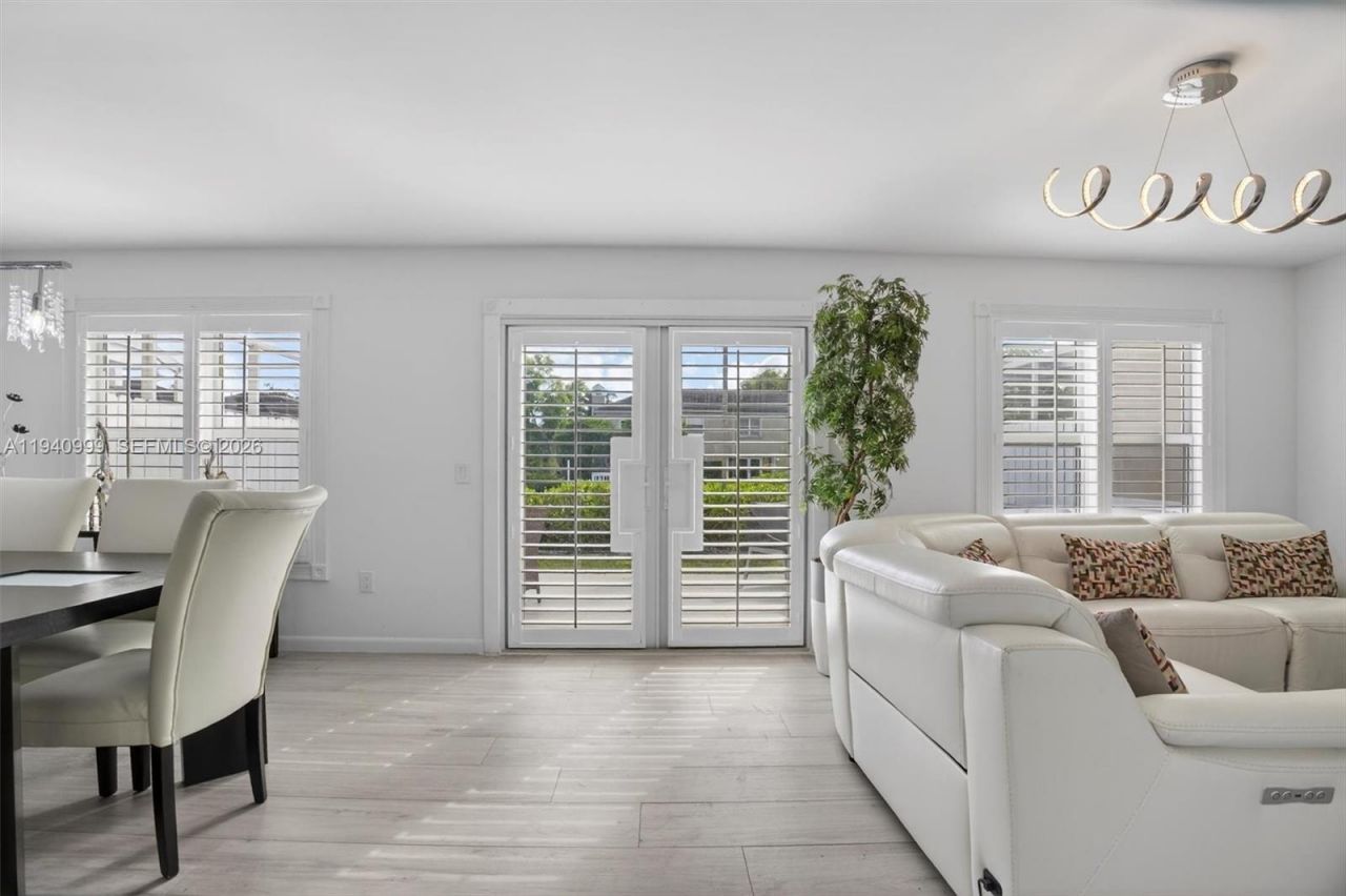 7110 SW 54th St, Miami, FL 33155 Photo