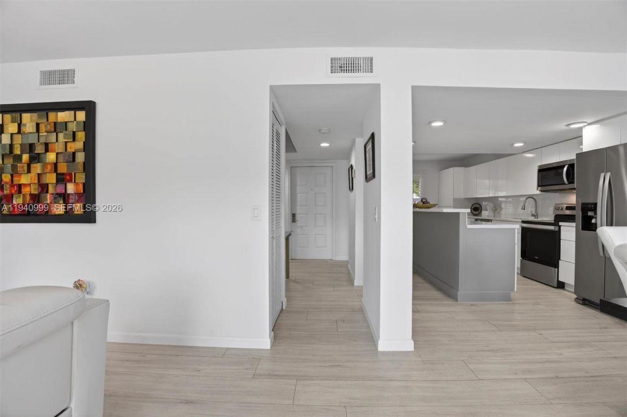 7110 SW 54th St, Miami, FL 33155 Photo