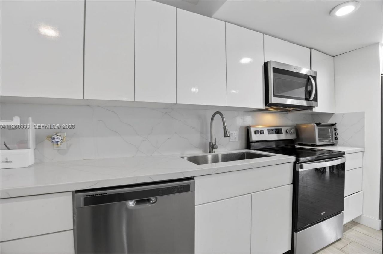 7110 SW 54th St, Miami, FL 33155 Photo