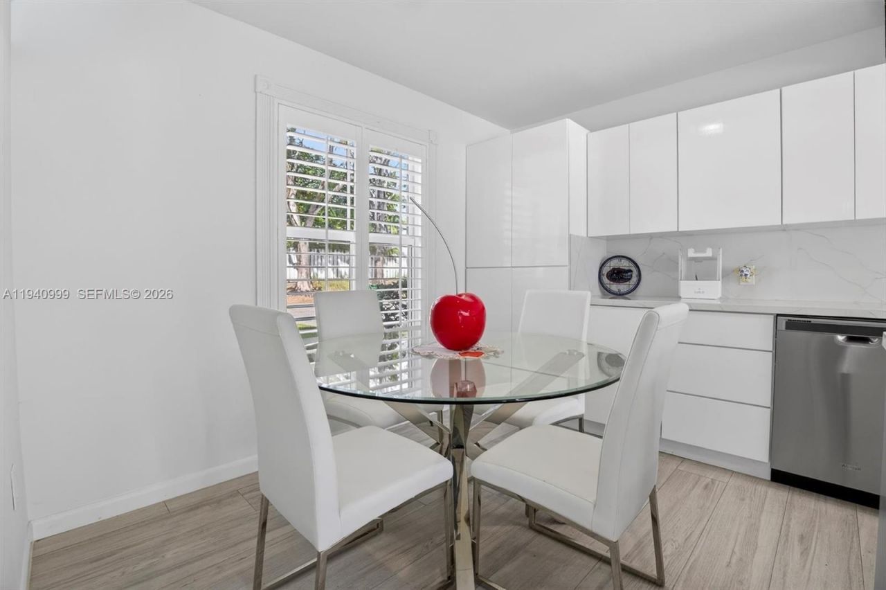 7110 SW 54th St, Miami, FL 33155 Photo