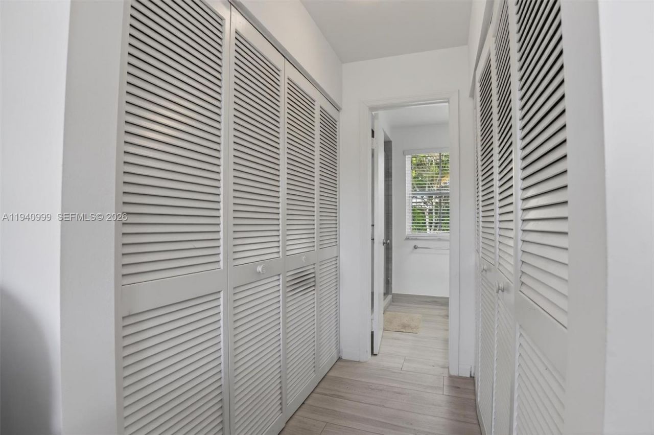 7110 SW 54th St, Miami, FL 33155 Photo