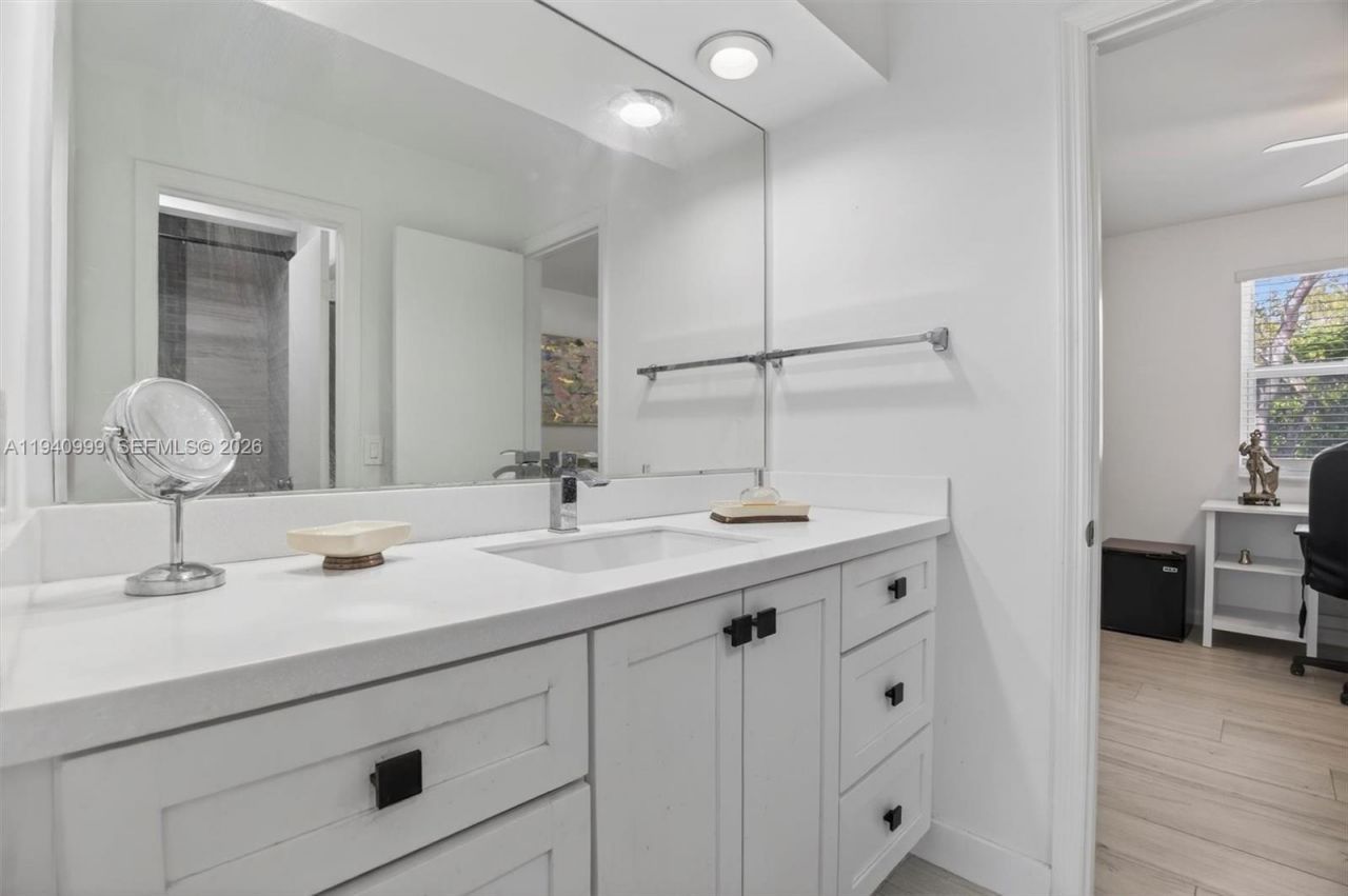 7110 SW 54th St, Miami, FL 33155 Photo