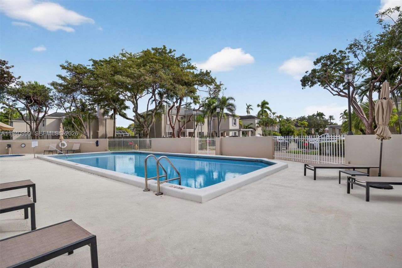 7110 SW 54th St, Miami, FL 33155 Photo