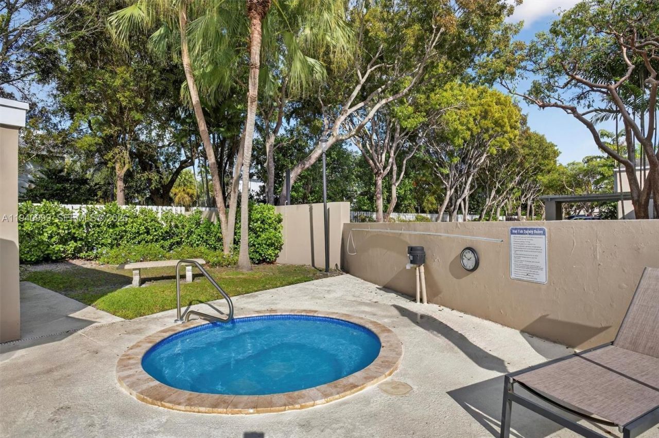 7110 SW 54th St, Miami, FL 33155 Photo