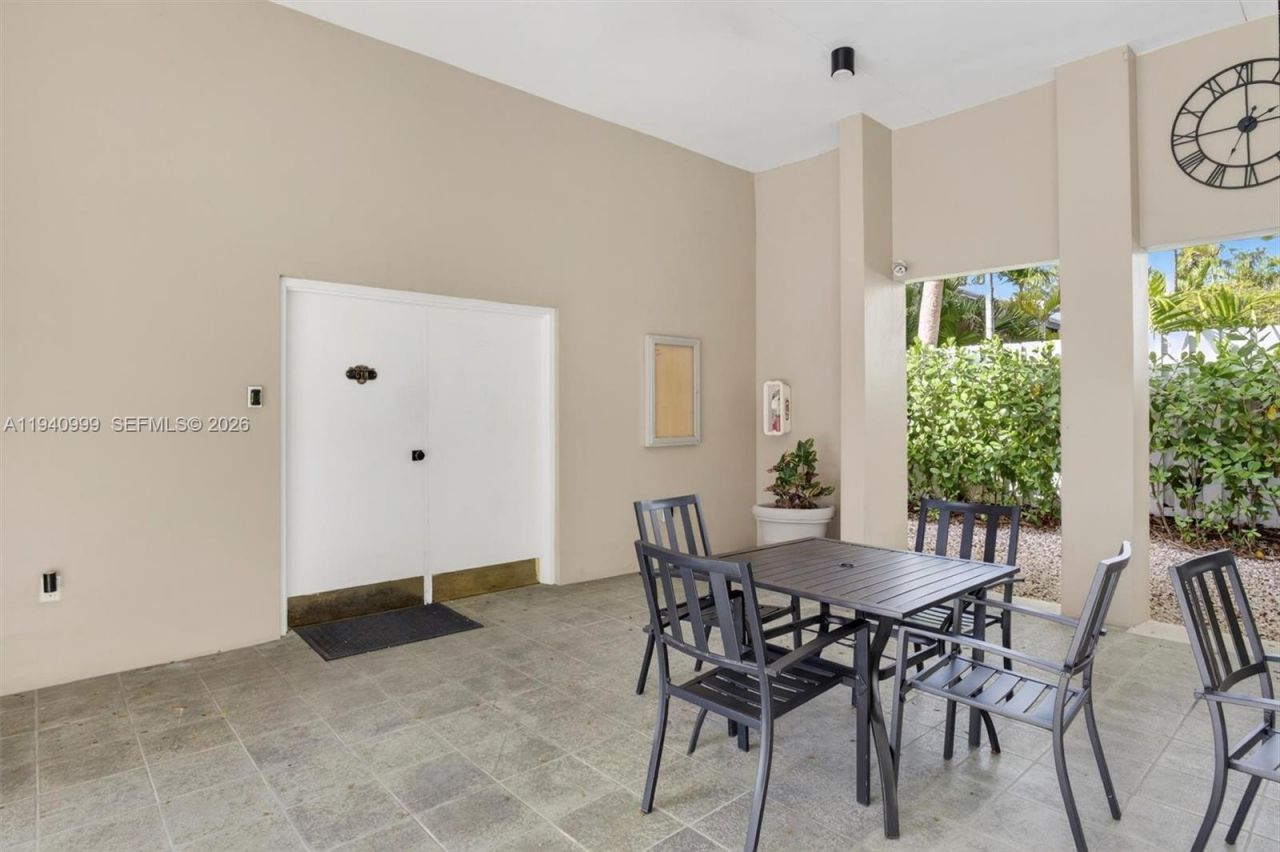 7110 SW 54th St, Miami, FL 33155 Photo