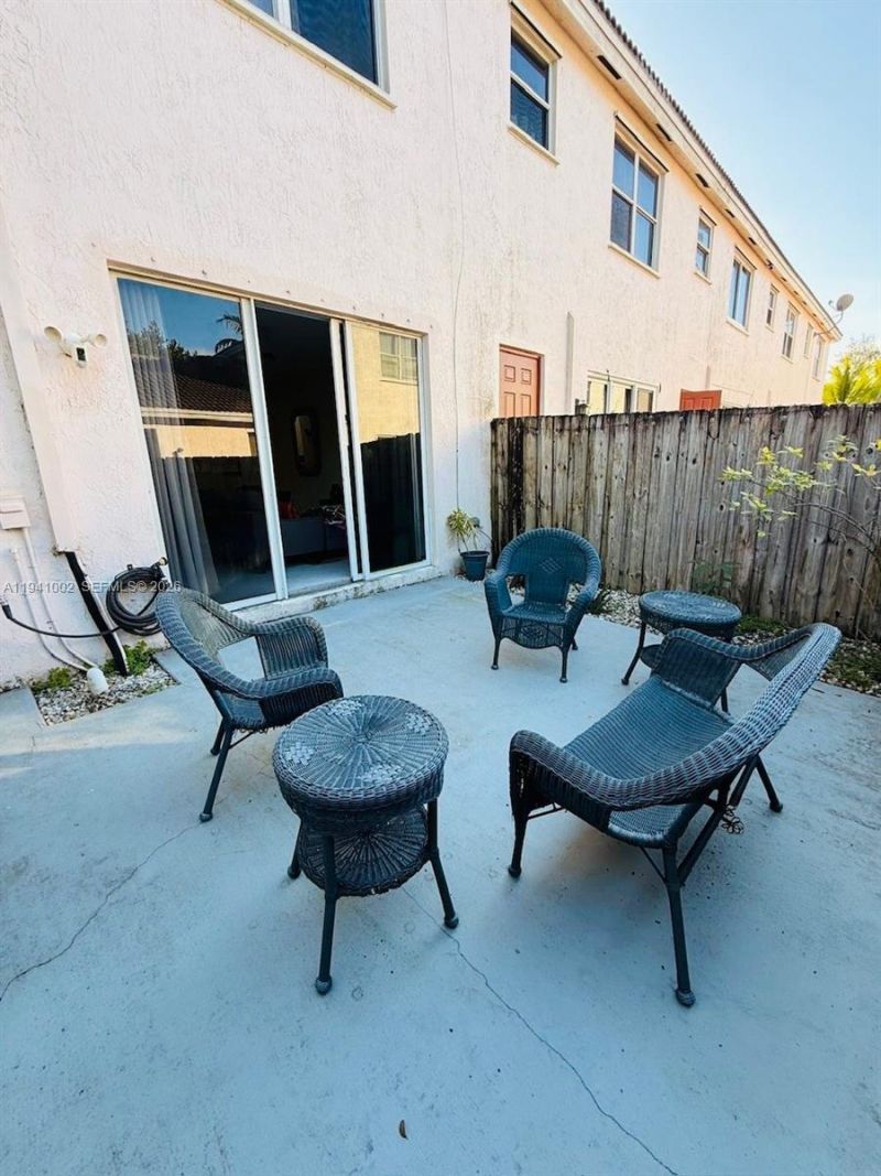 2279 NE 42nd Cir , Homestead, FL 33033 Photo