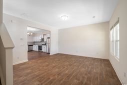 109 Oxforshire St. photo 4