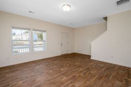 109 Oxforshire St. photo 4