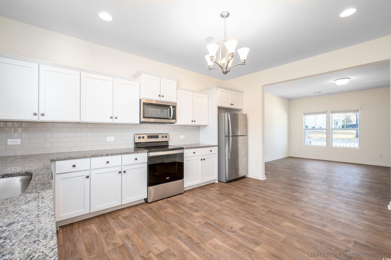 109 Oxforshire St. Photo 6