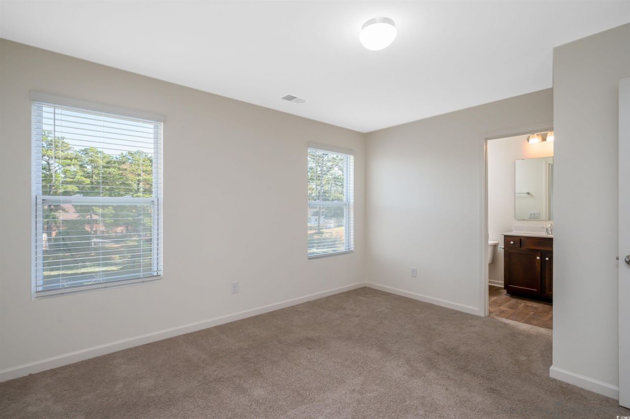 109 Oxforshire St. Photo 8