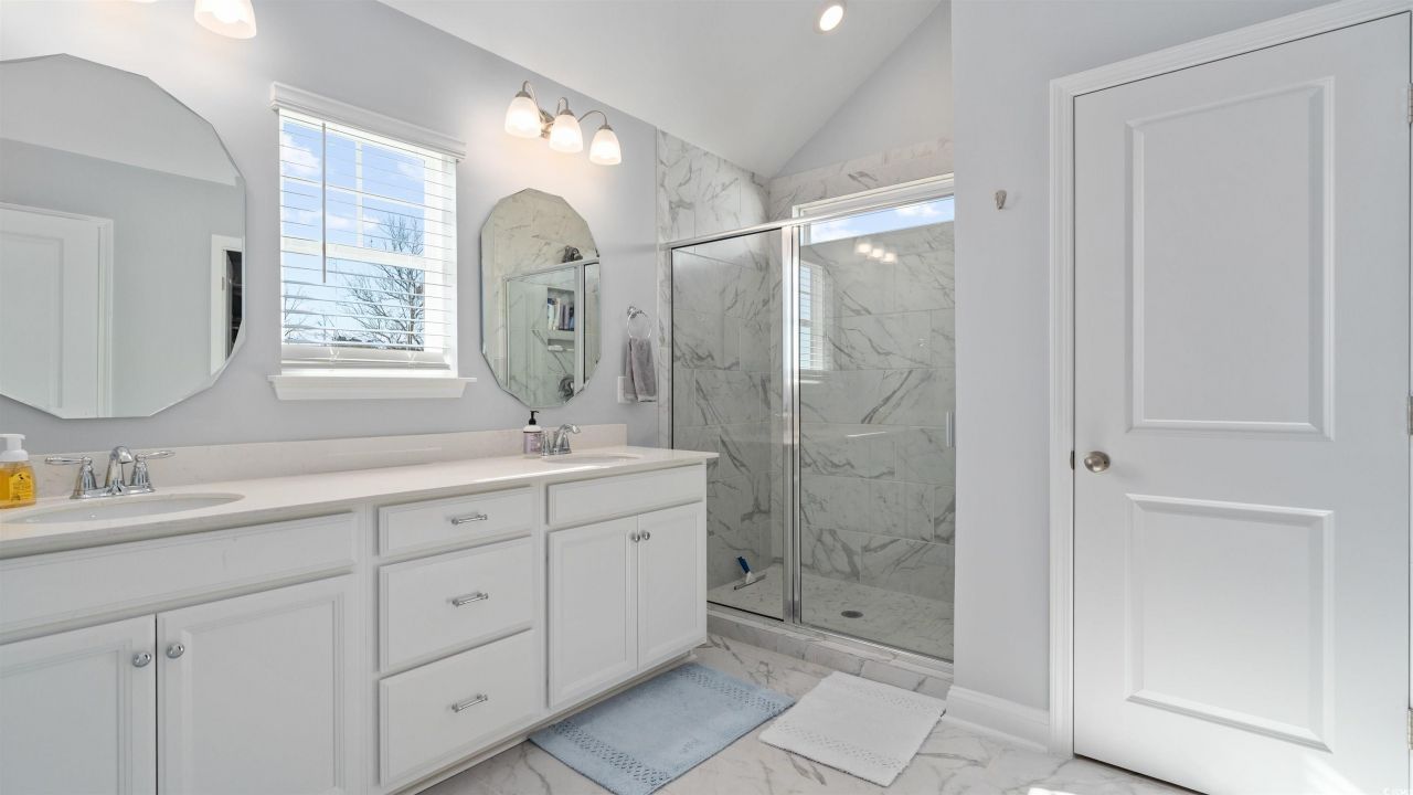 109 Cowan Pl. Photo 19