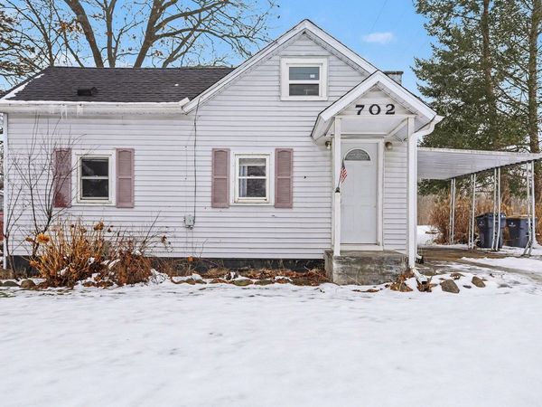 702 S Davis Street, Vicksburg, MI 49097