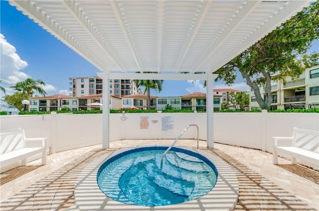 6265 Sun Boulevard, Unit 805, Saint Petersburg, FL 33715 Photo