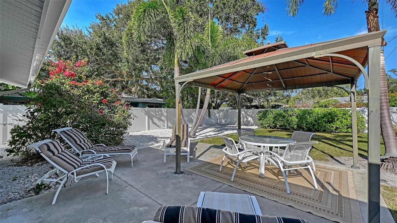 2115 Grove Street, Sarasota, FL 34239 Photo