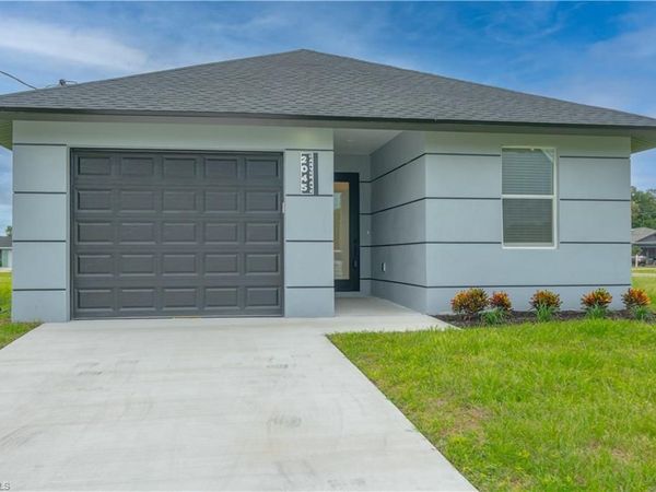 2045 Carver AVE, FORT MYERS, FL 33916