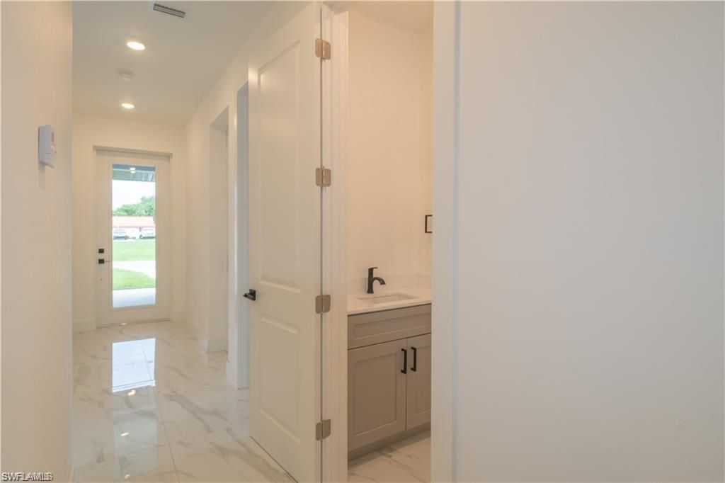 2045 Carver Ave, Fort Myers, FL 33916 Photo