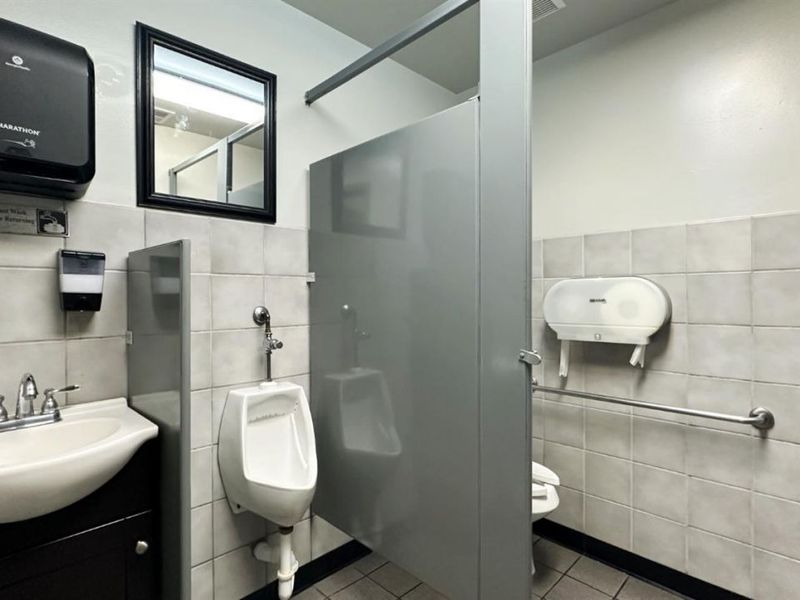 11483 Chester Road, Sharonville, OH 45246 Photo 10