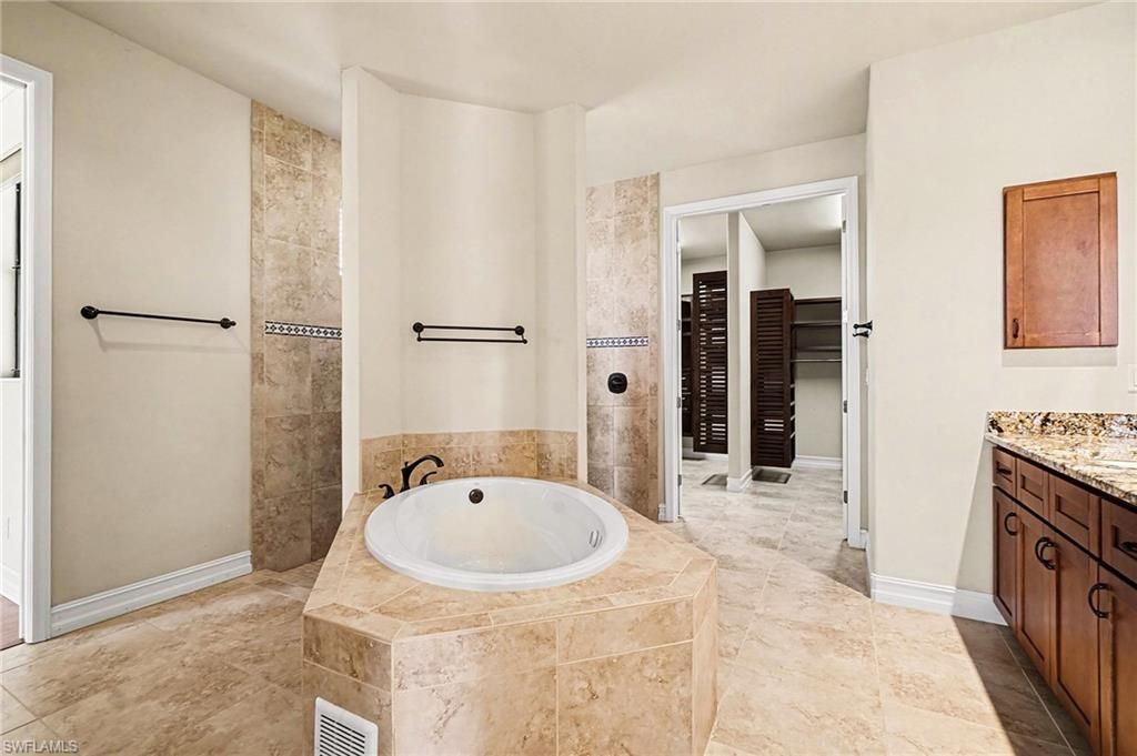 866 Cal Cove Dr, Fort Myers, FL 33919 Photo