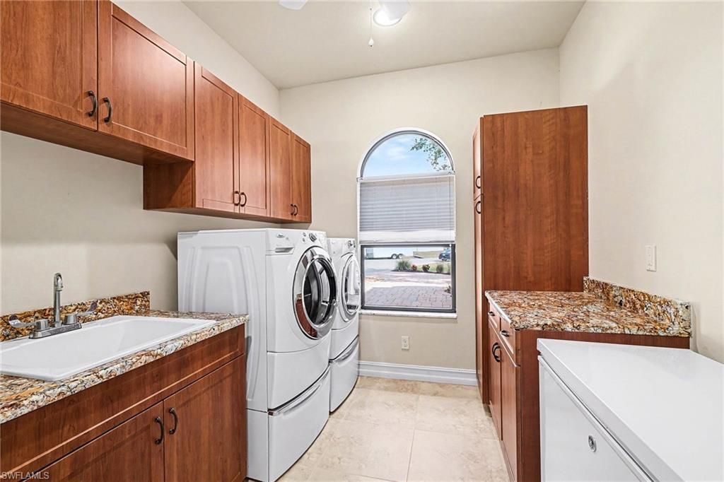 866 Cal Cove Dr, Fort Myers, FL 33919 Photo