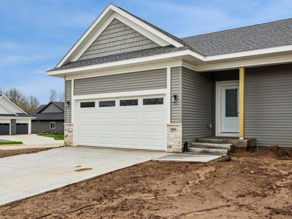 1001 Highland Trail, Solon, IA 52333