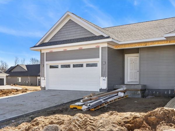 1001 Highland Trail, Solon, IA 52333