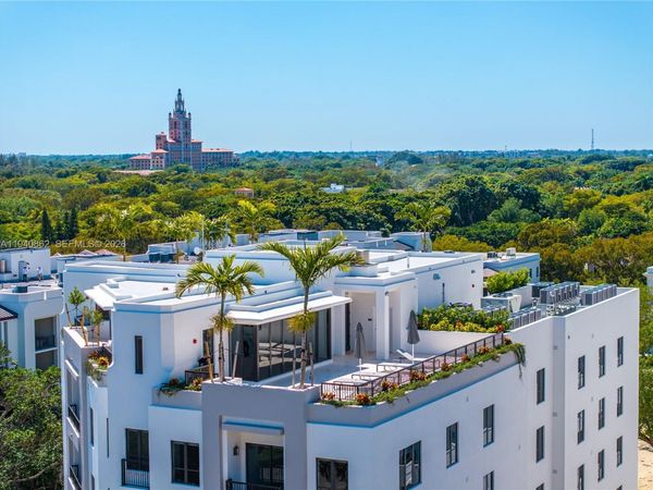 701 Valencia Ave, Unit 703, Coral Gables, FL 33134