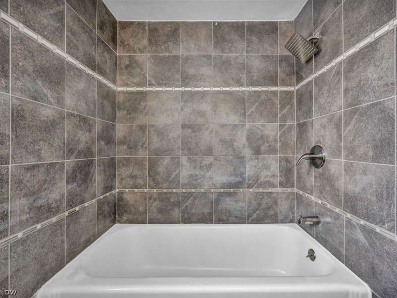 610 E 266th Street, Euclid, OH 44132 Photo 13