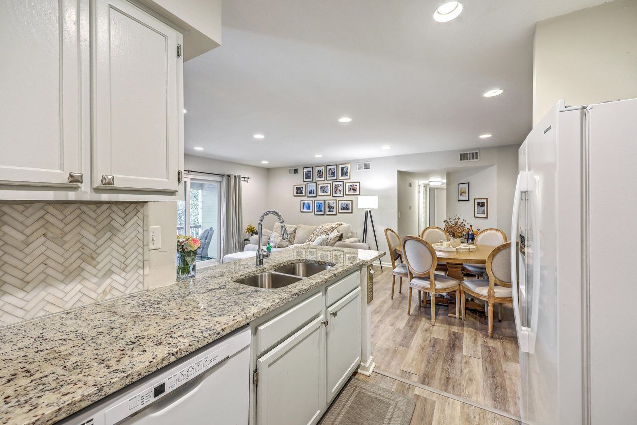 1054 Anna Knapp Boulevard Photo 22