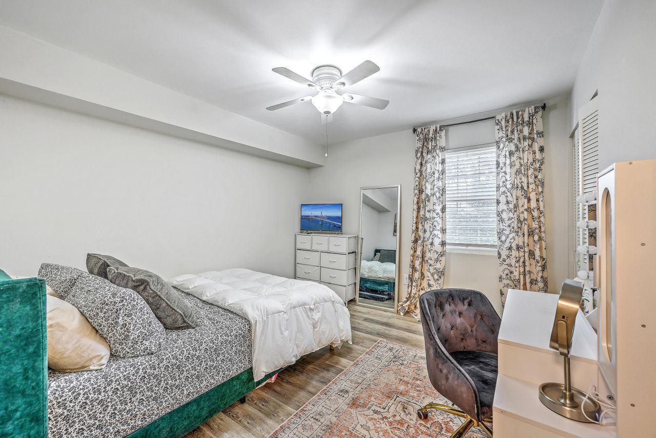 1054 Anna Knapp Boulevard Photo 29