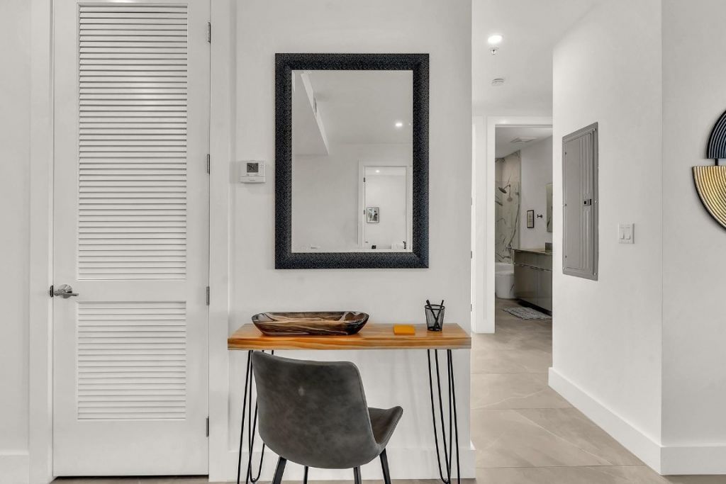 2100 Miami Road, Unit 403, Fort Lauderdale, FL 33316 Photo