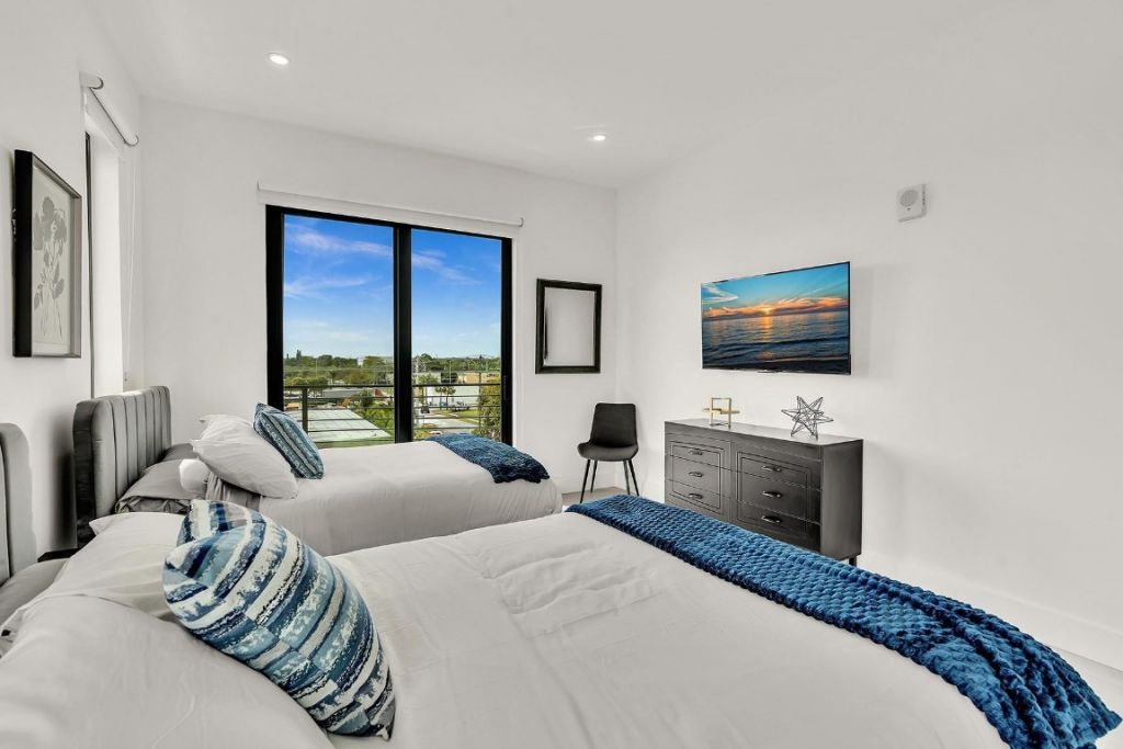 2100 Miami Road, Unit 403, Fort Lauderdale, FL 33316 Photo