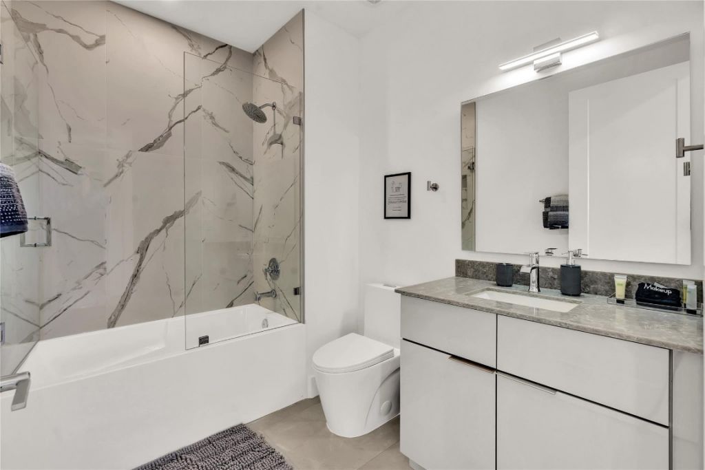 2100 Miami Road, Unit 403, Fort Lauderdale, FL 33316 Photo