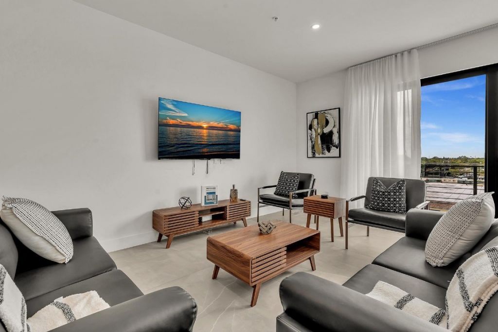 2100 Miami Road, Unit 403, Fort Lauderdale, FL 33316 Photo