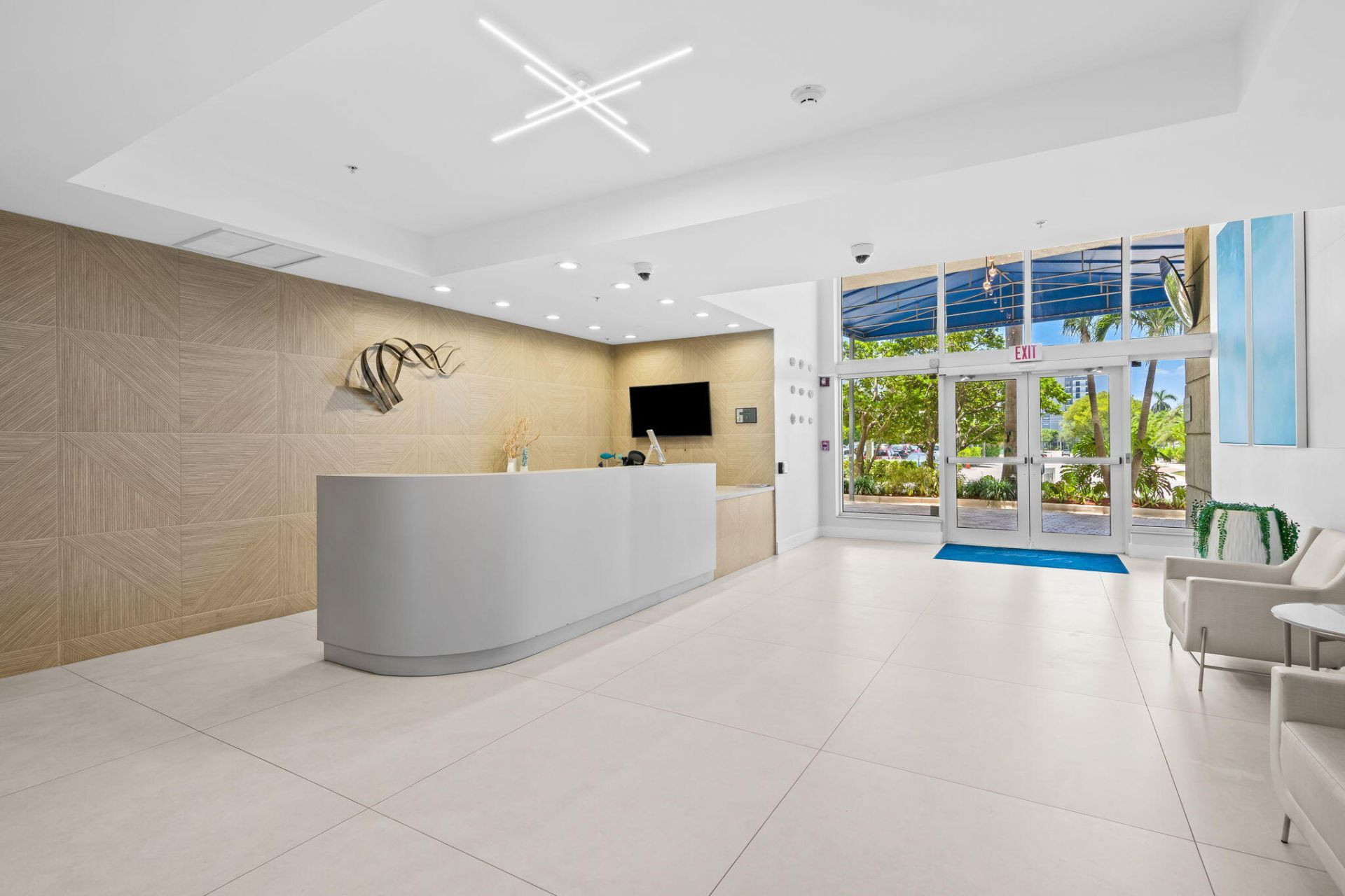 704 N Ocean Boulevard, Unit 404, Pompano Beach, FL 33062 Photo