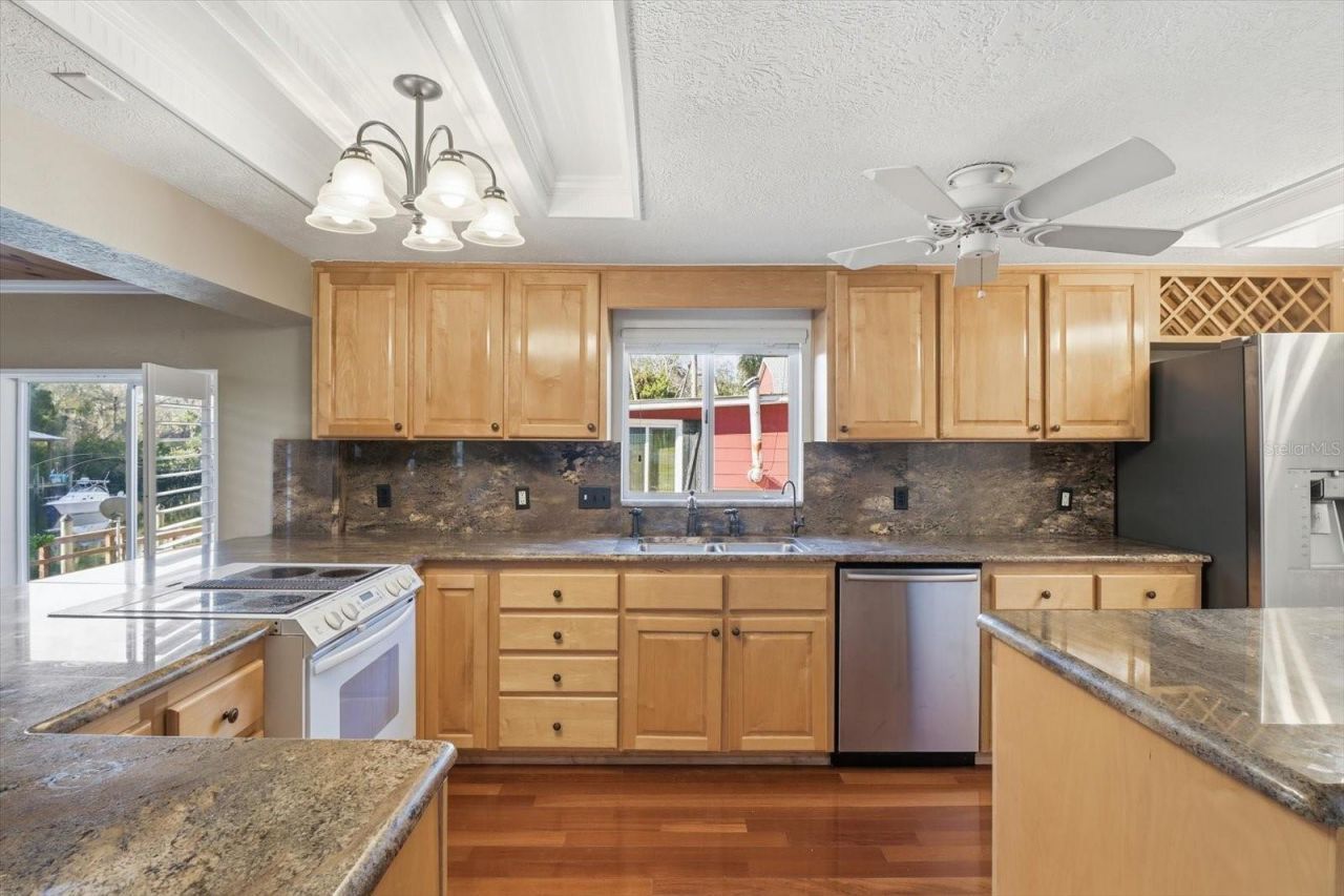 5415 Riverside Drive, Yankeetown, FL 34498 Photo