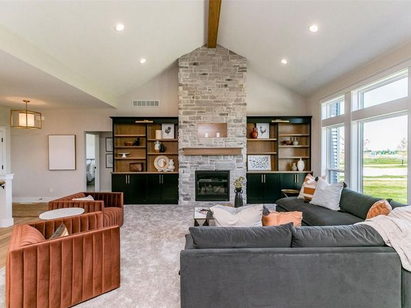 8750 Yeager Lane NE, Cedar Rapids, IA 52402