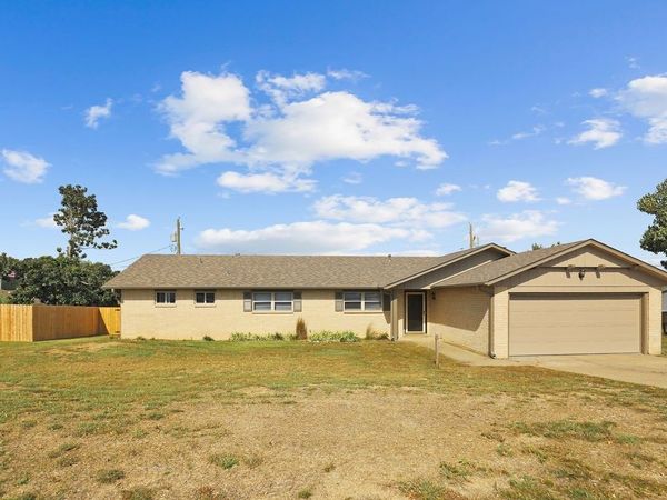 2709 W Sayre Lane, Rogers, AR 72758