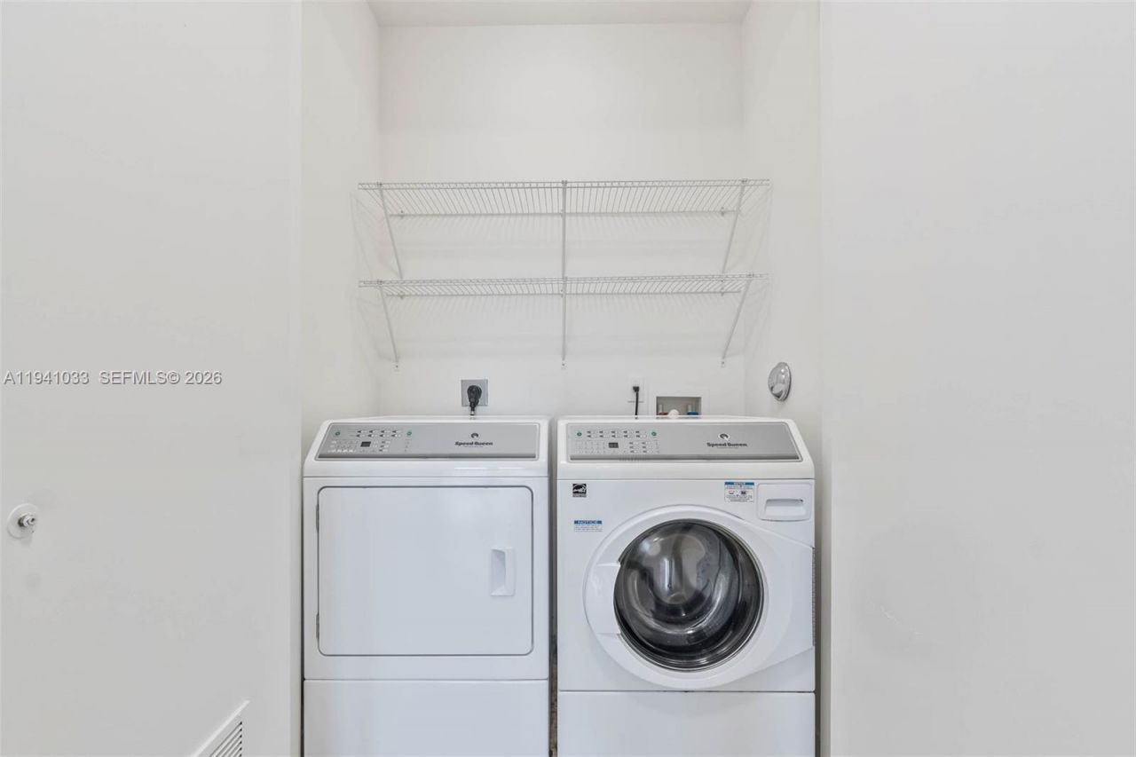 349 Madeira Ave, Unit 349, Coral Gables, FL 33134 Photo