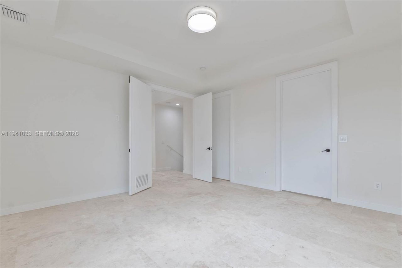 349 Madeira Ave, Unit 349, Coral Gables, FL 33134 Photo