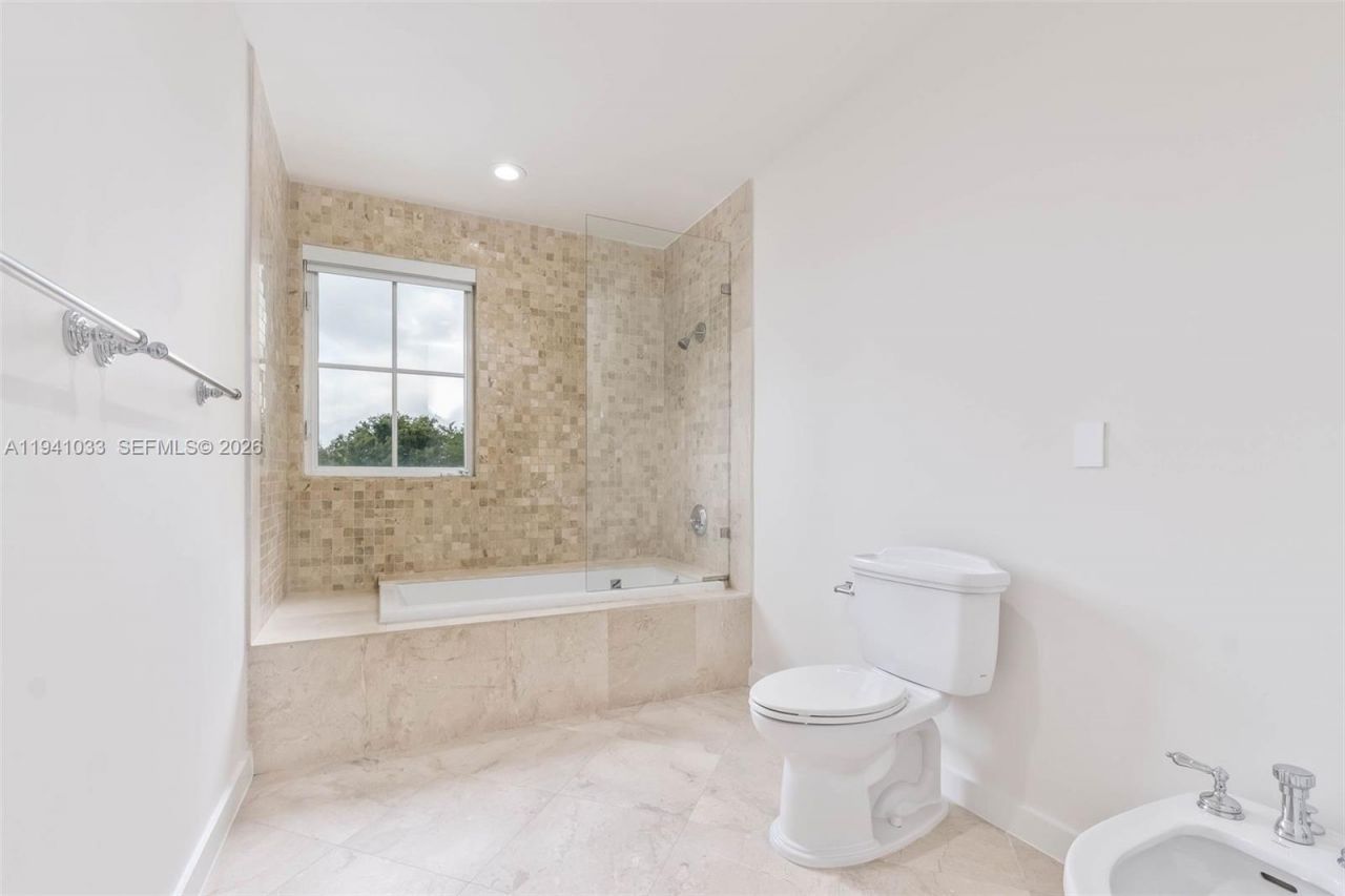 349 Madeira Ave, Unit 349, Coral Gables, FL 33134 Photo