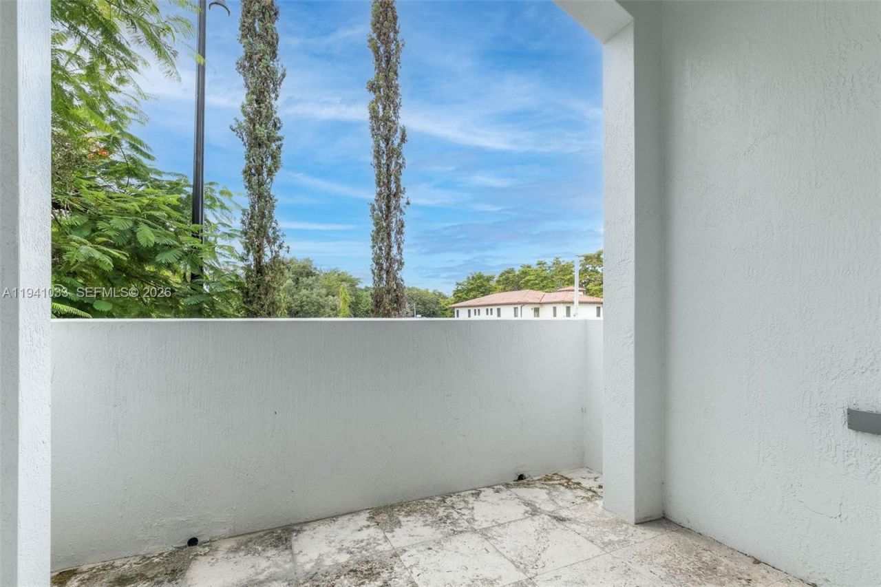 349 Madeira Ave, Unit 349, Coral Gables, FL 33134 Photo