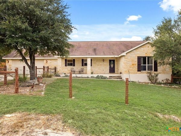 889 Sundown Trail, Fischer, TX 78623