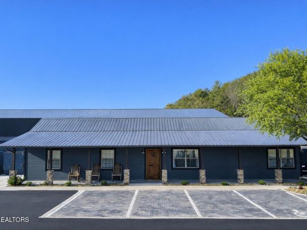 3136 Easy St, Sevierville, TN 37862